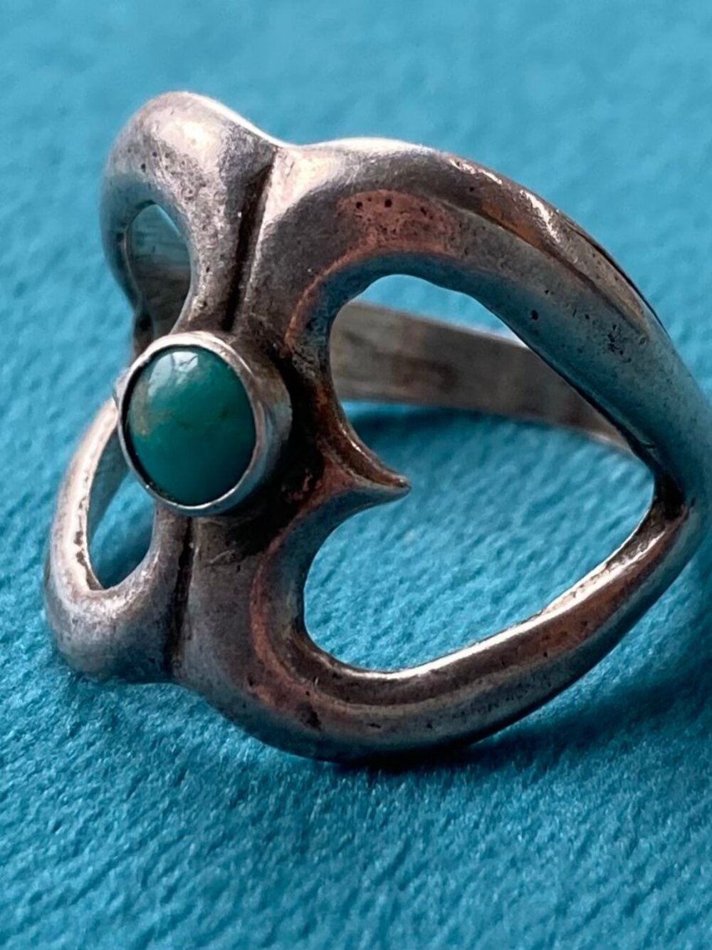 Lovely Vintage Turquoise and Sterling Native American Ring - Picture 2 of 5